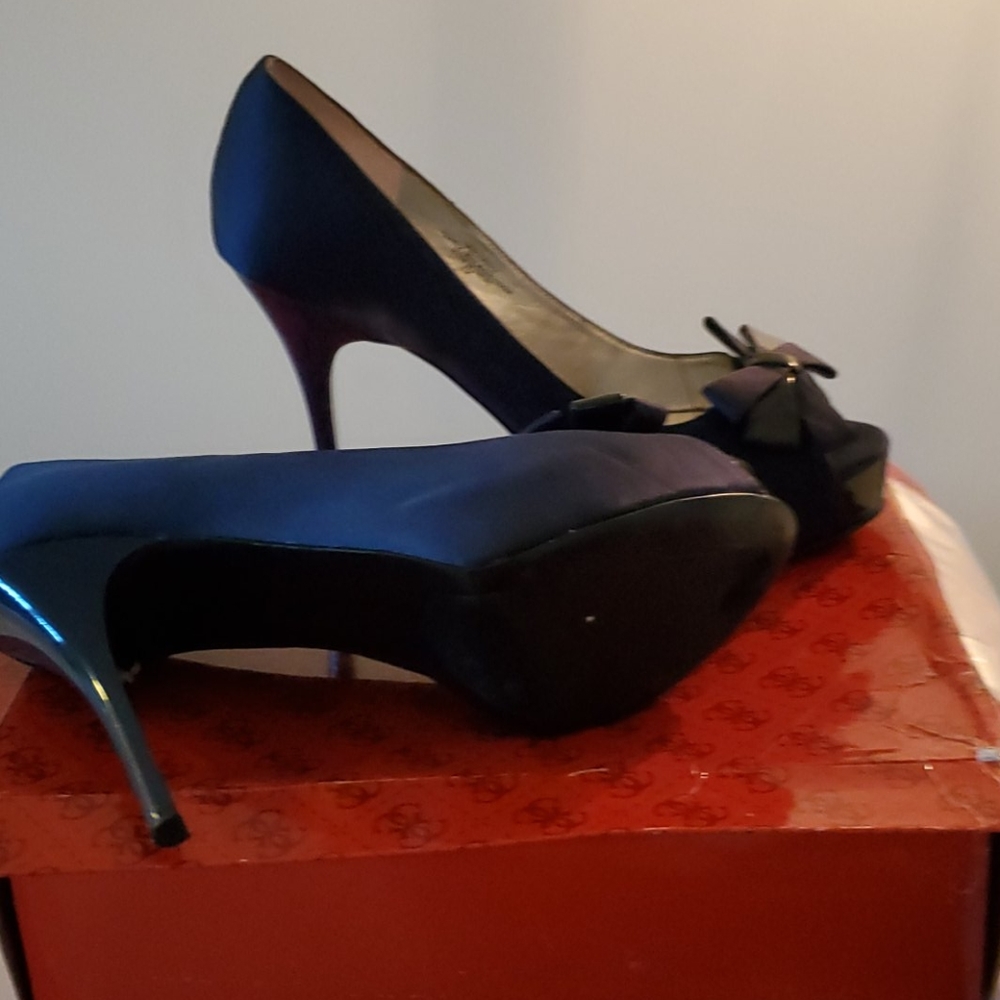 Shoes - Picture 3 of 4